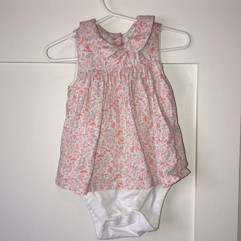 Baby Gap Peter Pan Collared onesie
